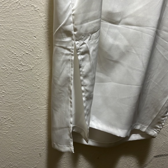 White dress - Picture 5 of 5